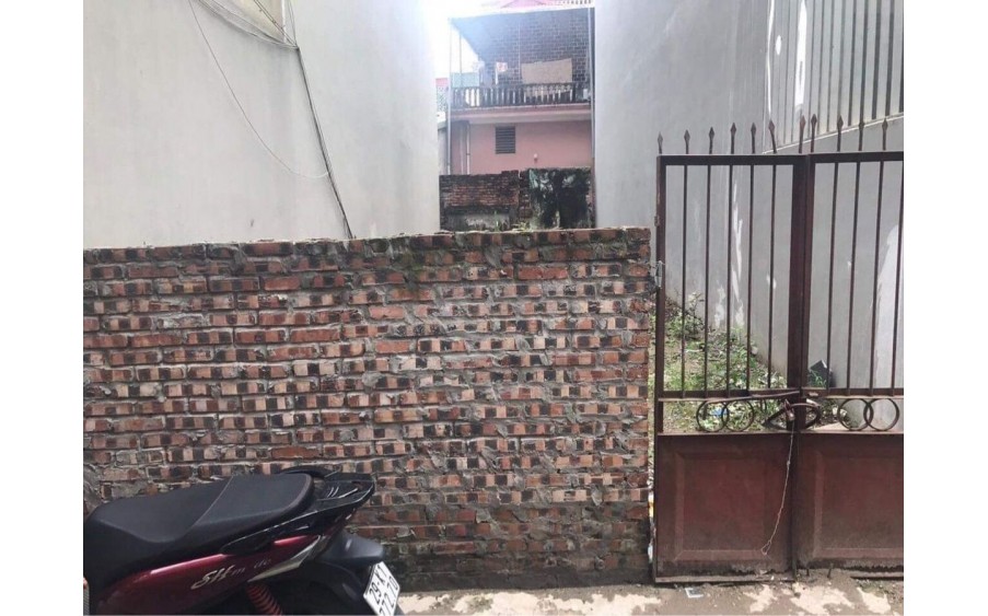 Ngô Gia Tự 64m2  ĐẤT, mặt tiền 4.1m,5.5 tỷ Long Biên.